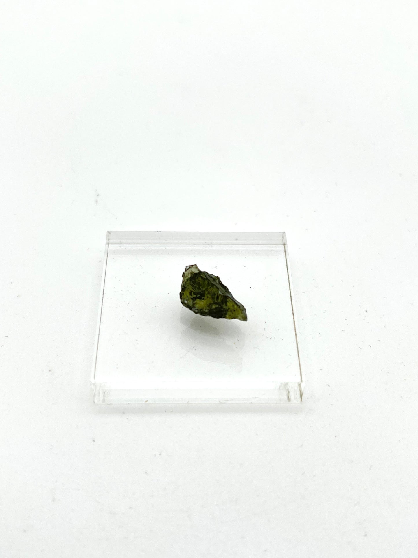 Éclat brut de moldavite